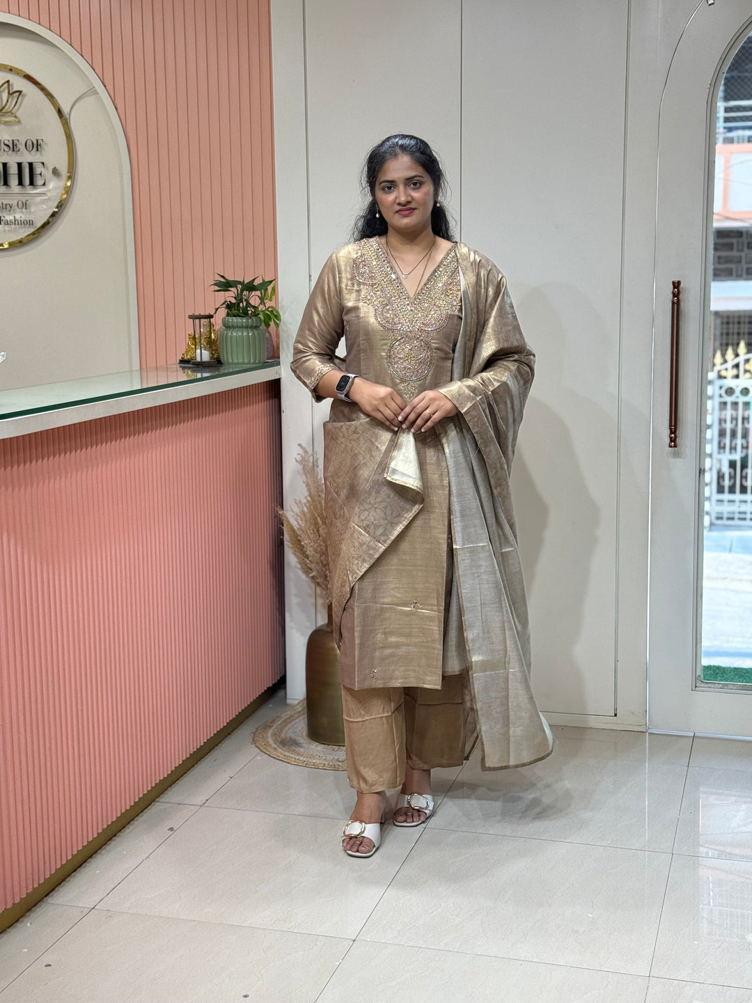 Kanjivaram Tissue Collection | Handwork Yoke | Full-Length Dupatta | R228