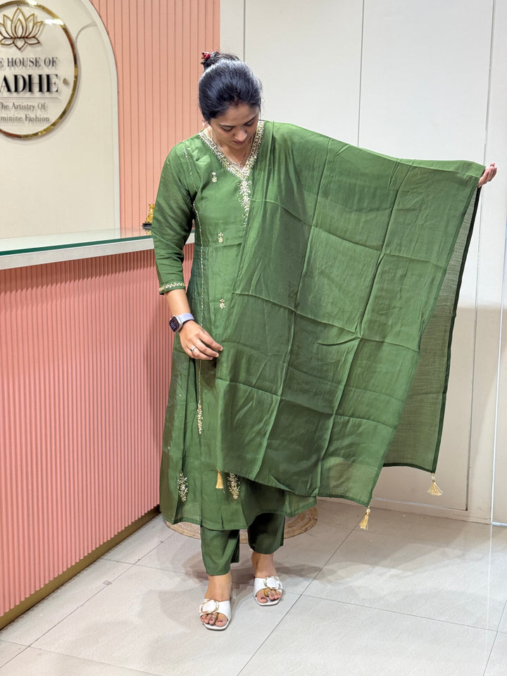Mul Chanderi Semi Party Wear Collection with Cut Dana Work | R138