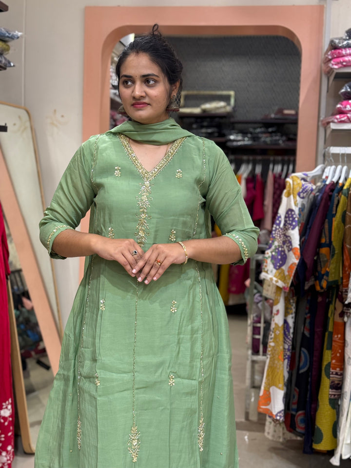 S Mul Chanderi 3 Pc Kurta Set | Semi Party Wear | R138