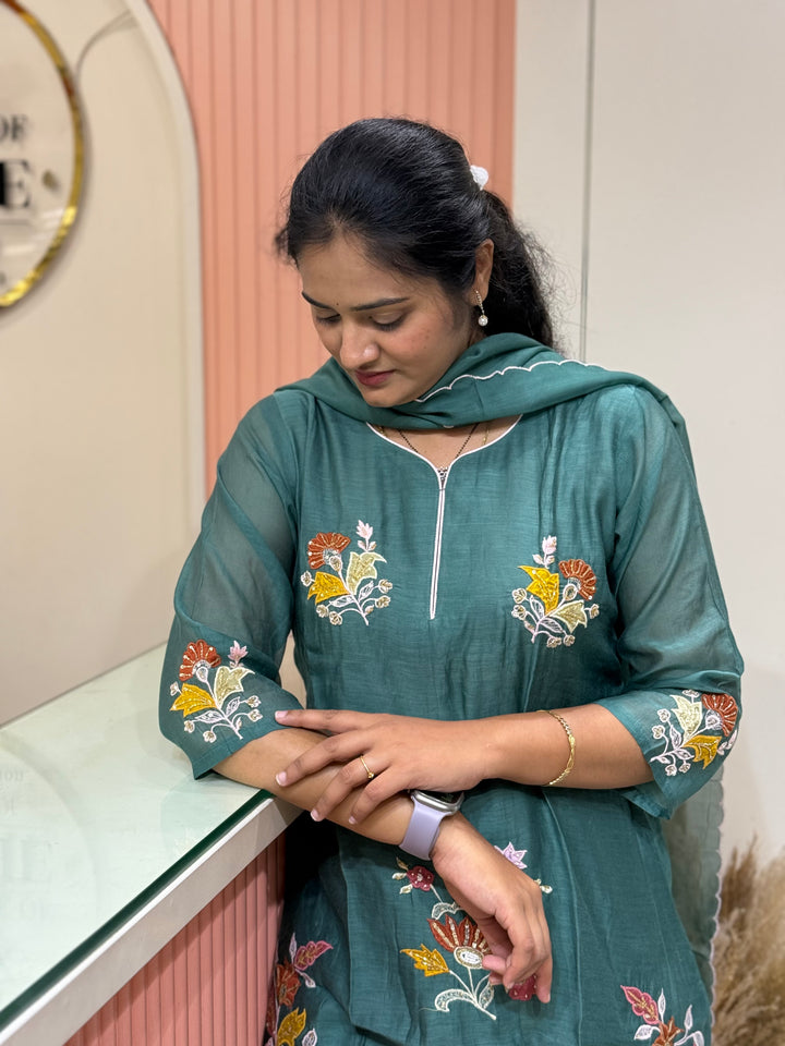 Pure Banarasi Mul Chanderi 3 Pcs Kurti set and Hand Embroidery work| R218