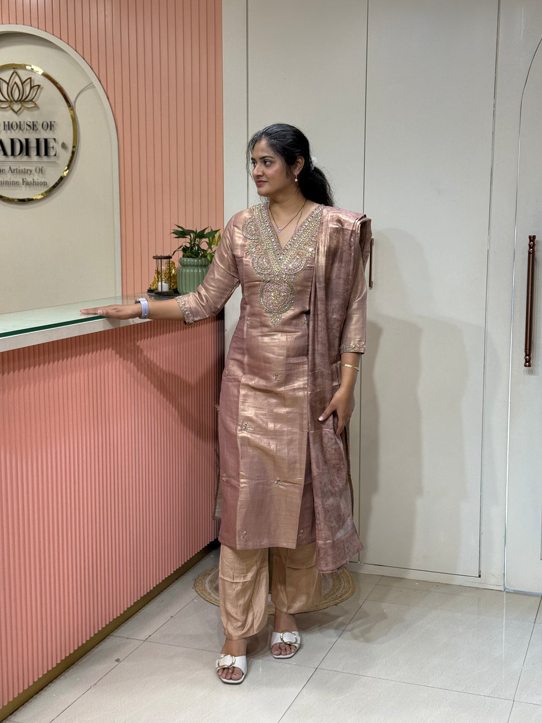 Kanjivaram Tissue Collection | Handwork Yoke | Full-Length Dupatta | R228