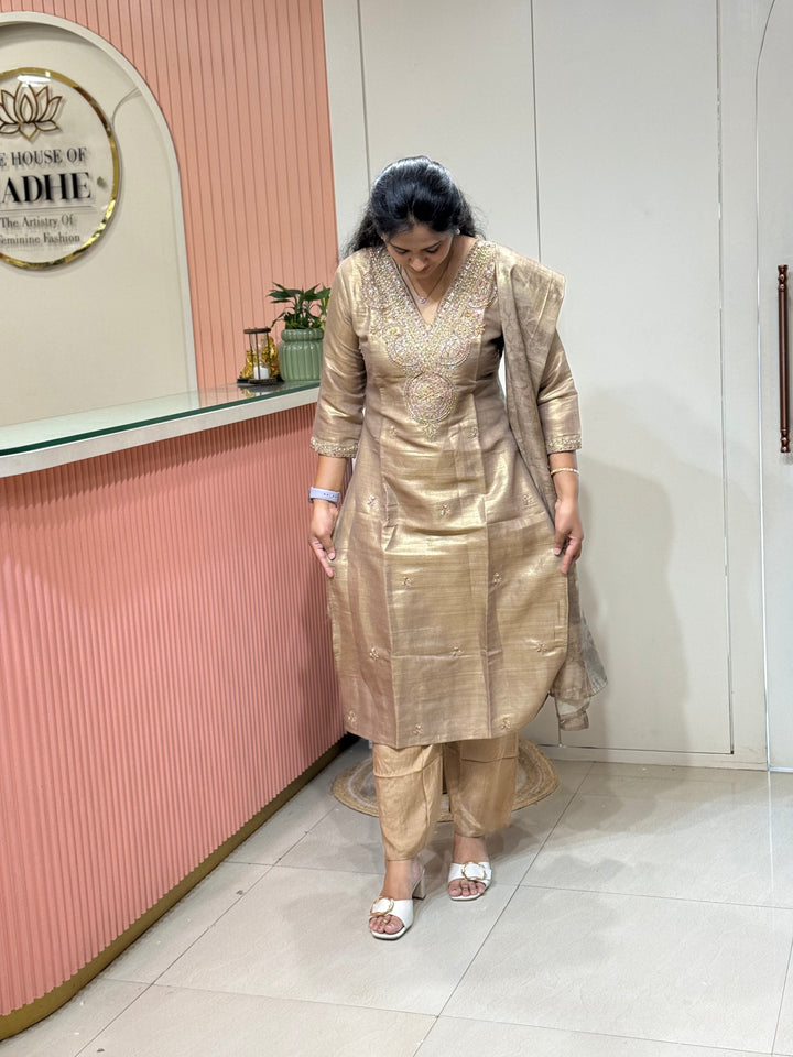 Kanjivaram Tissue Collection | Handwork Yoke | Full-Length Dupatta | R228