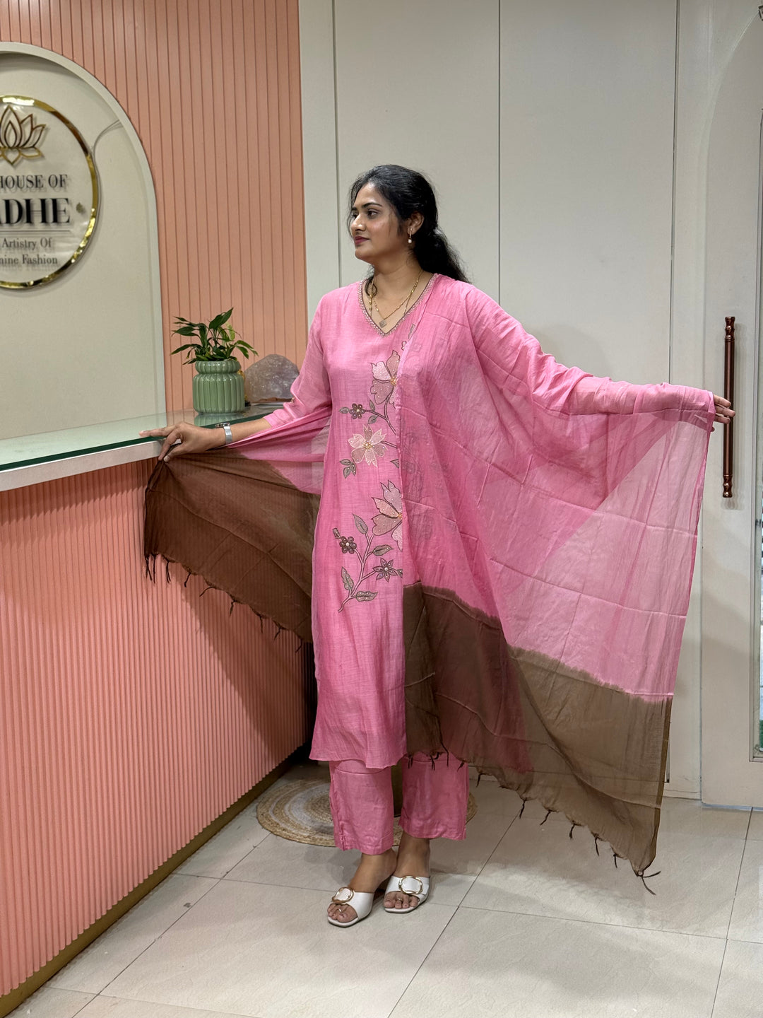 Pure Banarasi Mul Chanderi 3 Pcs Kurti set and Hand Embroidery work| R218