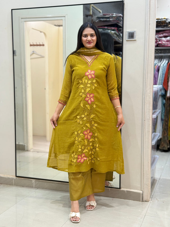 Crush Mul Chanderi Collection With Zari Border Dupatta | R207