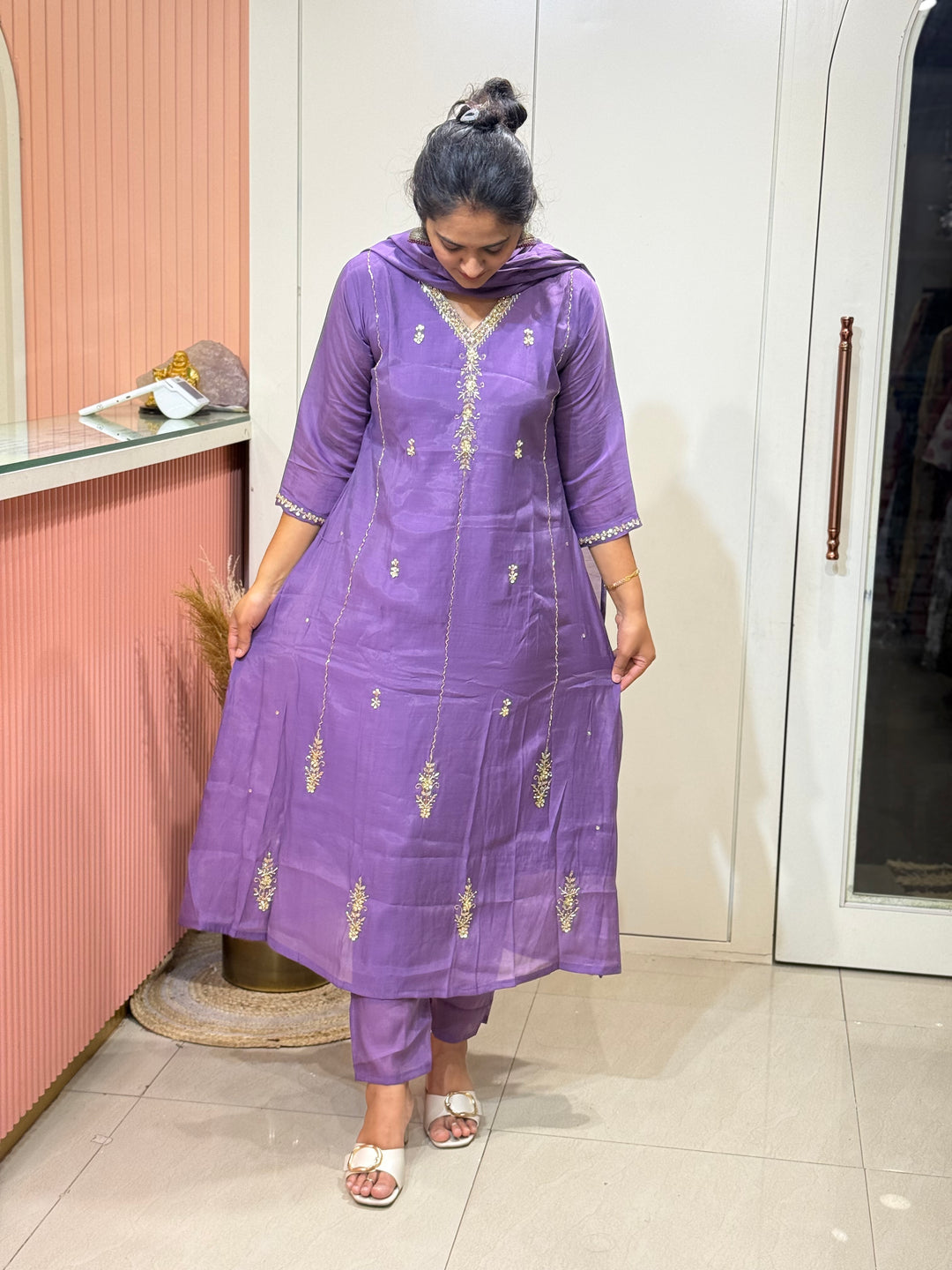 S Mul Chanderi 3 Pc Kurta Set | Semi Party Wear (Restock )| R138