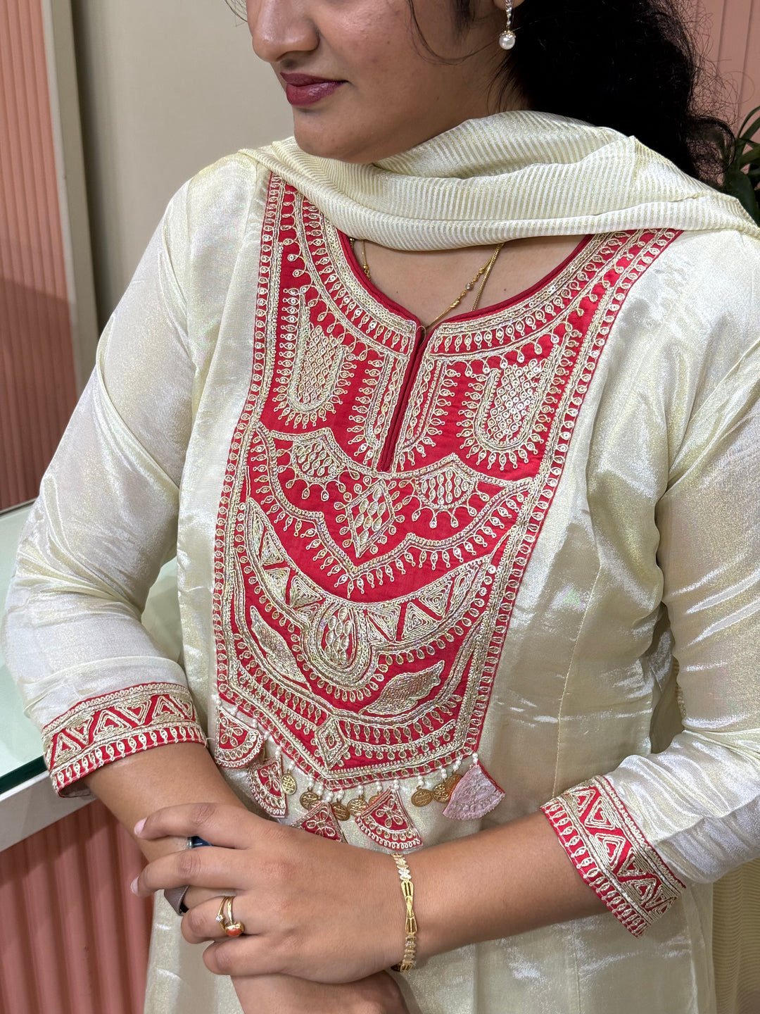 𝗣𝘂𝗿𝗲 𝗖𝗿𝘂𝘀𝗵 𝗧𝗶𝘀𝘀𝘂𝗲 𝗖𝗼𝗹𝗹𝗲𝗰𝘁𝗶𝗼𝗻 𝗔𝗿𝗿𝗶𝘃𝗲𝗱 with Contrast Work | R148