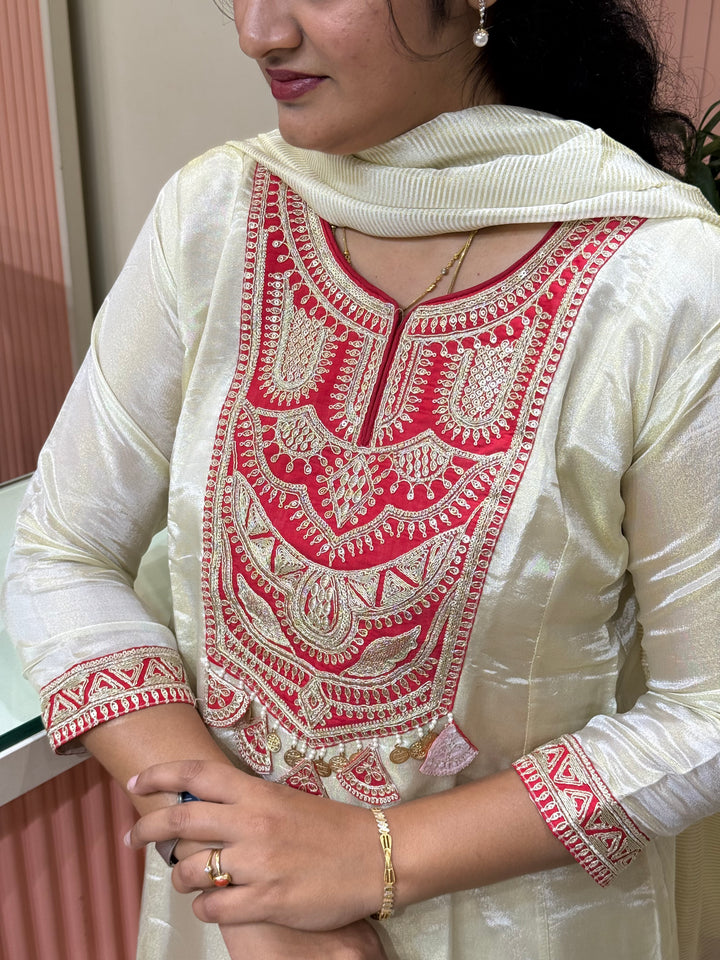 𝗣𝘂𝗿𝗲 𝗖𝗿𝘂𝘀𝗵 𝗧𝗶𝘀𝘀𝘂𝗲 𝗖𝗼𝗹𝗹𝗲𝗰𝘁𝗶𝗼𝗻 𝗔𝗿𝗿𝗶𝘃𝗲𝗱 with Contrast Work | R148
