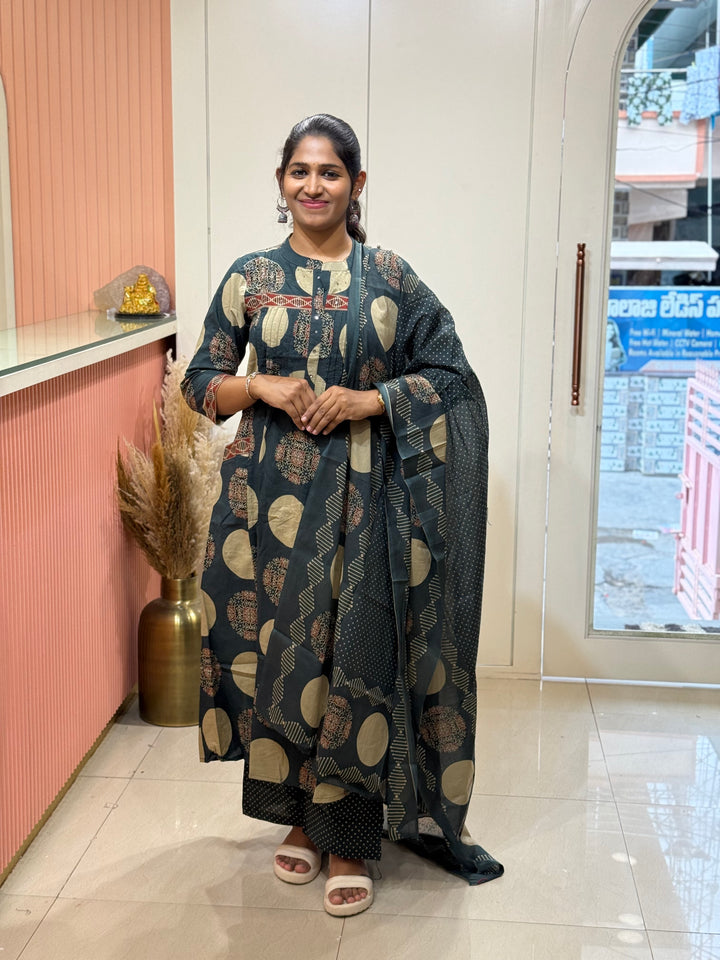 Pure 60-60 Cotton 3 Pc Collection With Polka Dot Plaza | R182