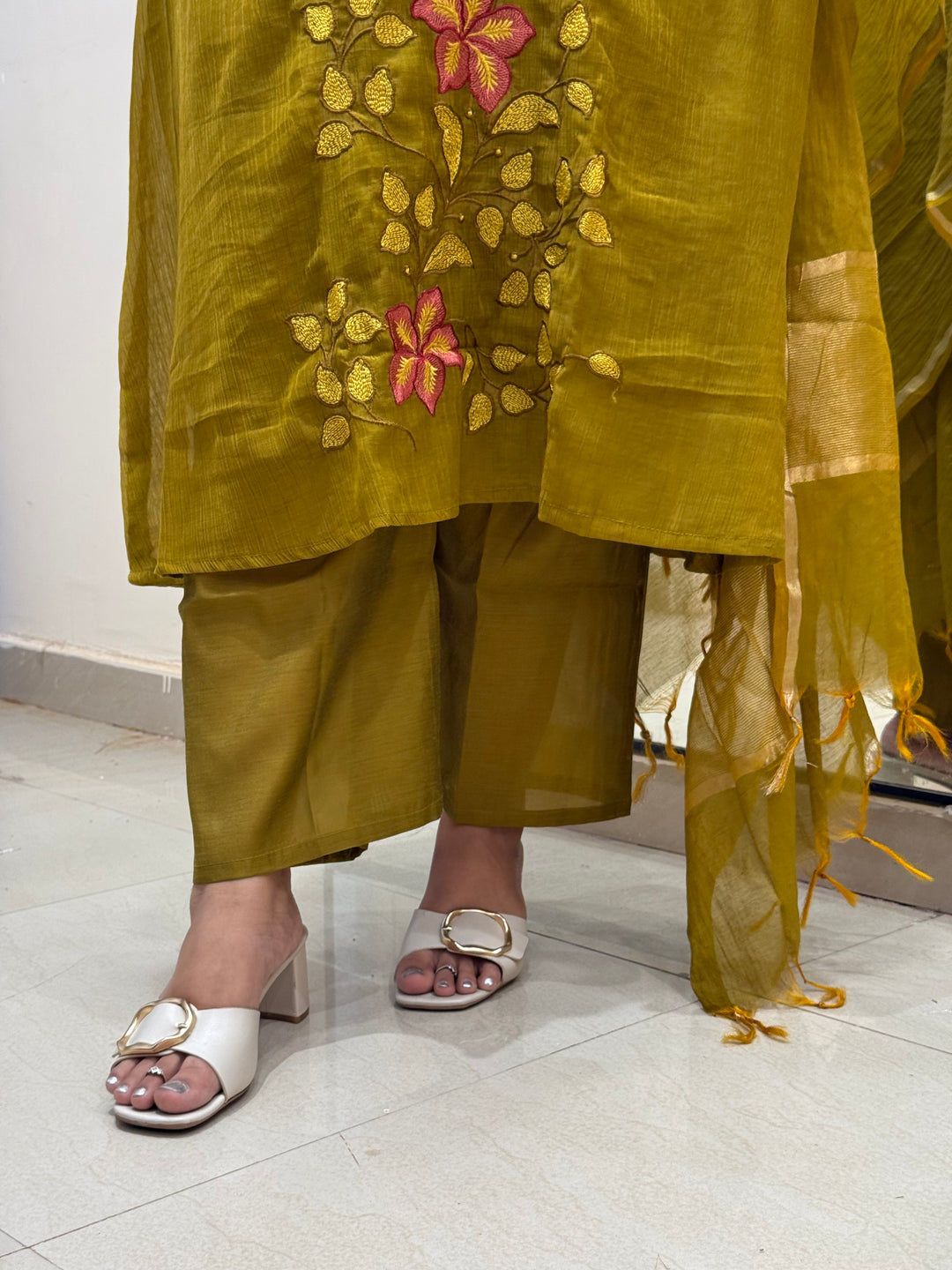 Crush Mul Chanderi Collection With Zari Border Dupatta | R207