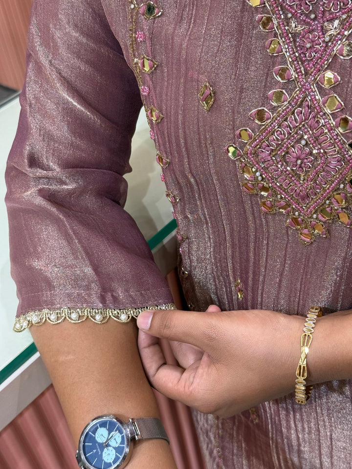 Shimmer Crush Tissue Fabric (salsa) Handwork 𝗦𝘂𝗶𝘁 𝗔𝗿𝗿𝗶𝘃𝗲𝗱 | R148