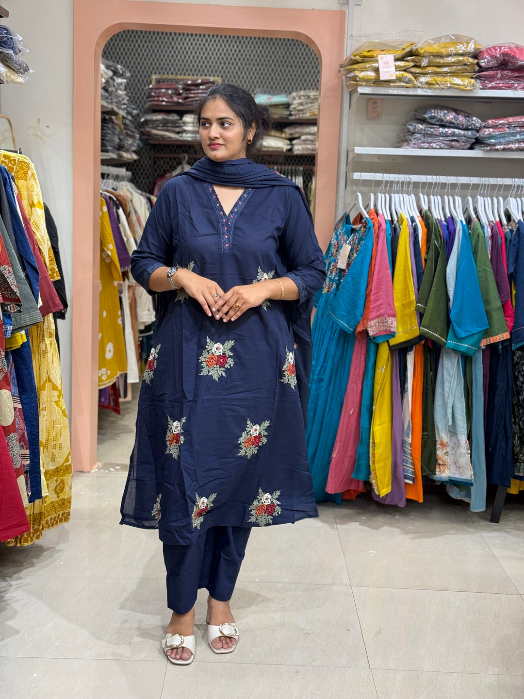 60x60 Cotton Embroidered Collection | R166