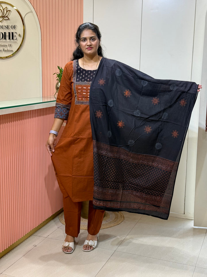 Pure Cotton Collection with A Line Pattern | R210