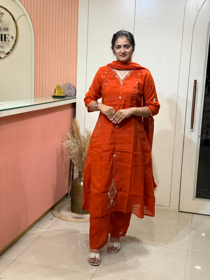 S Mul Chanderi 3 Pc Kurta Set – Cutdana &amp; Bead Work | Semi Party Wear | R138